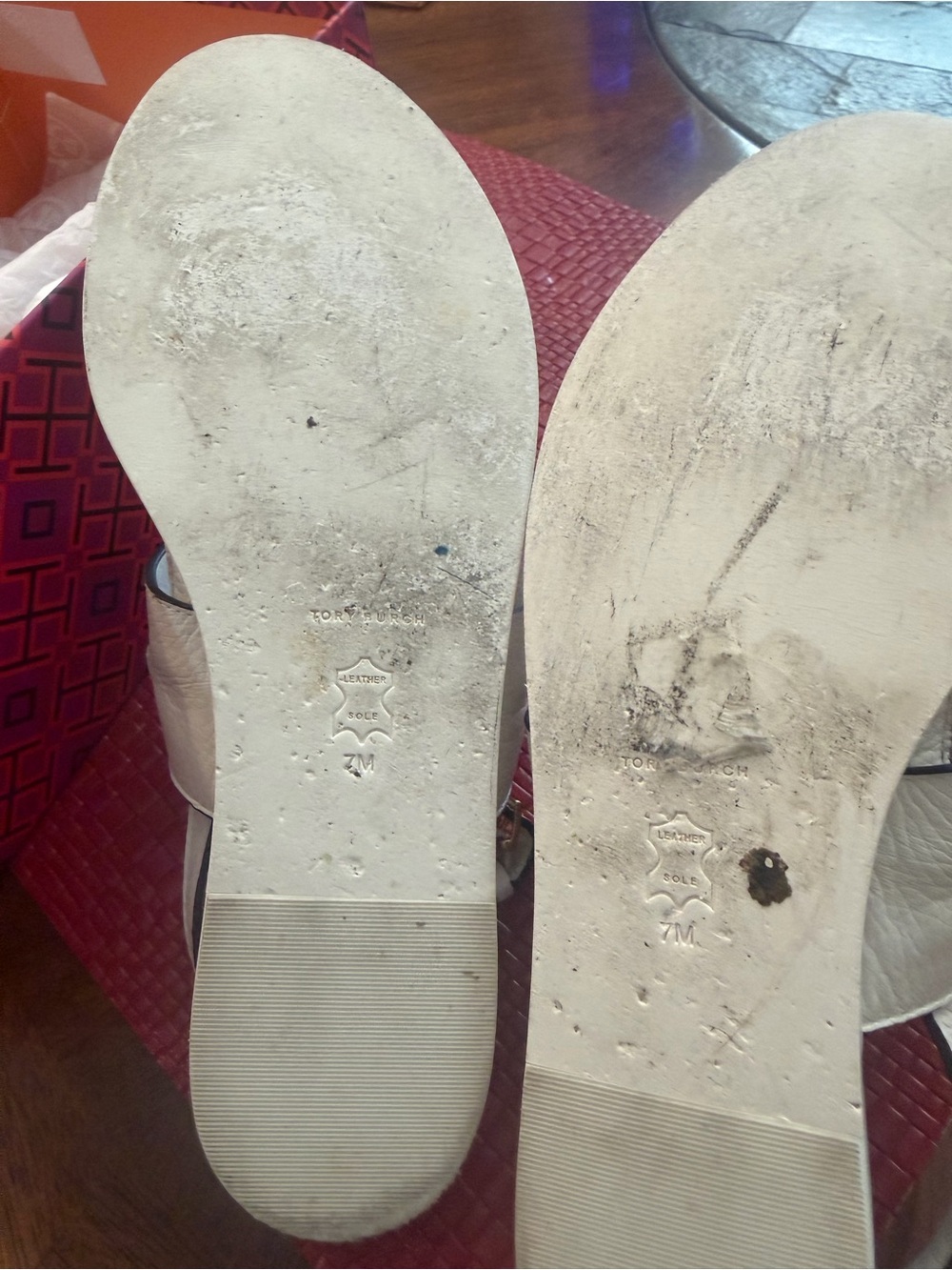 Tory Burch White Leather Sandals with Gold Chain Trim - Picture 3 of 5